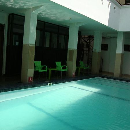 Gloria Amanda Hotel Yogyakarta Kültér fotó