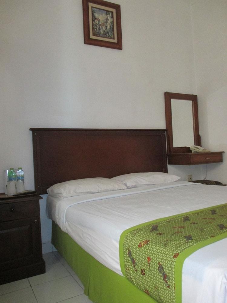 Gloria Amanda Hotel Yogyakarta Kültér fotó