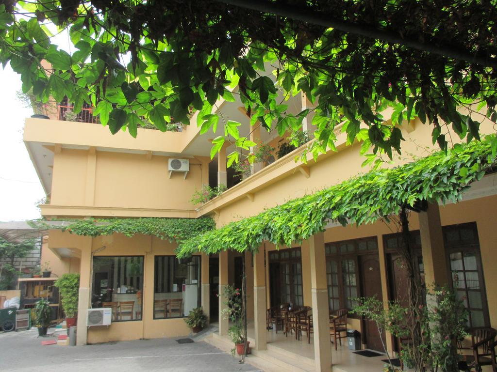 Gloria Amanda Hotel Yogyakarta Kültér fotó