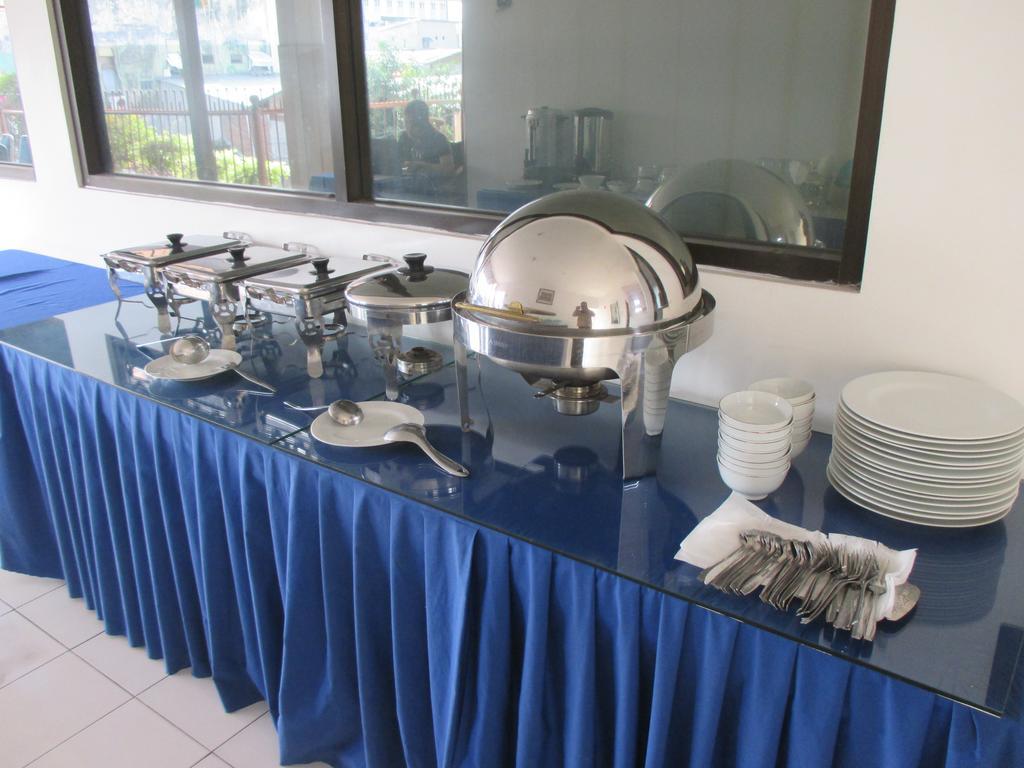 Gloria Amanda Hotel Yogyakarta Kültér fotó