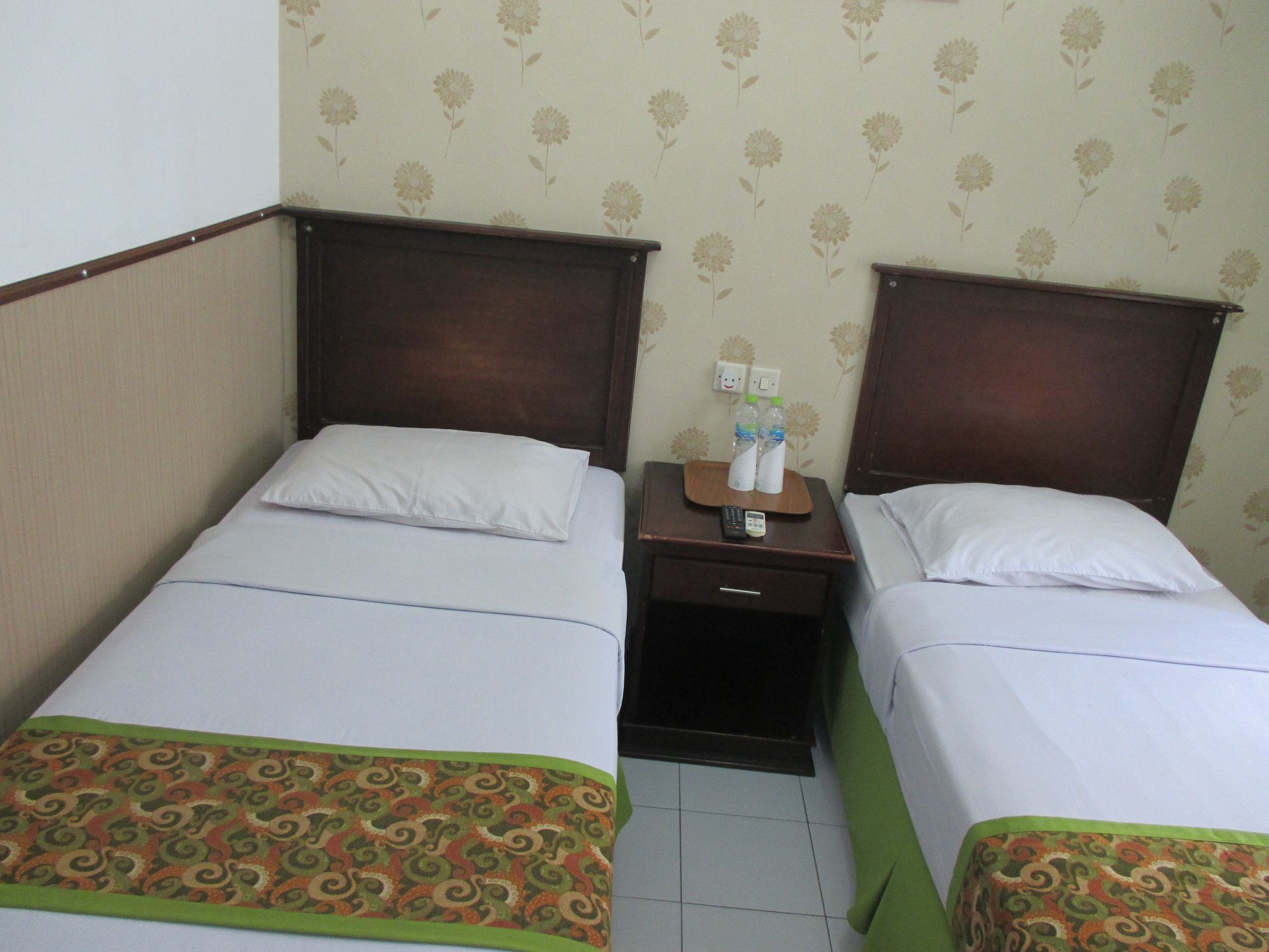 Gloria Amanda Hotel Yogyakarta Kültér fotó