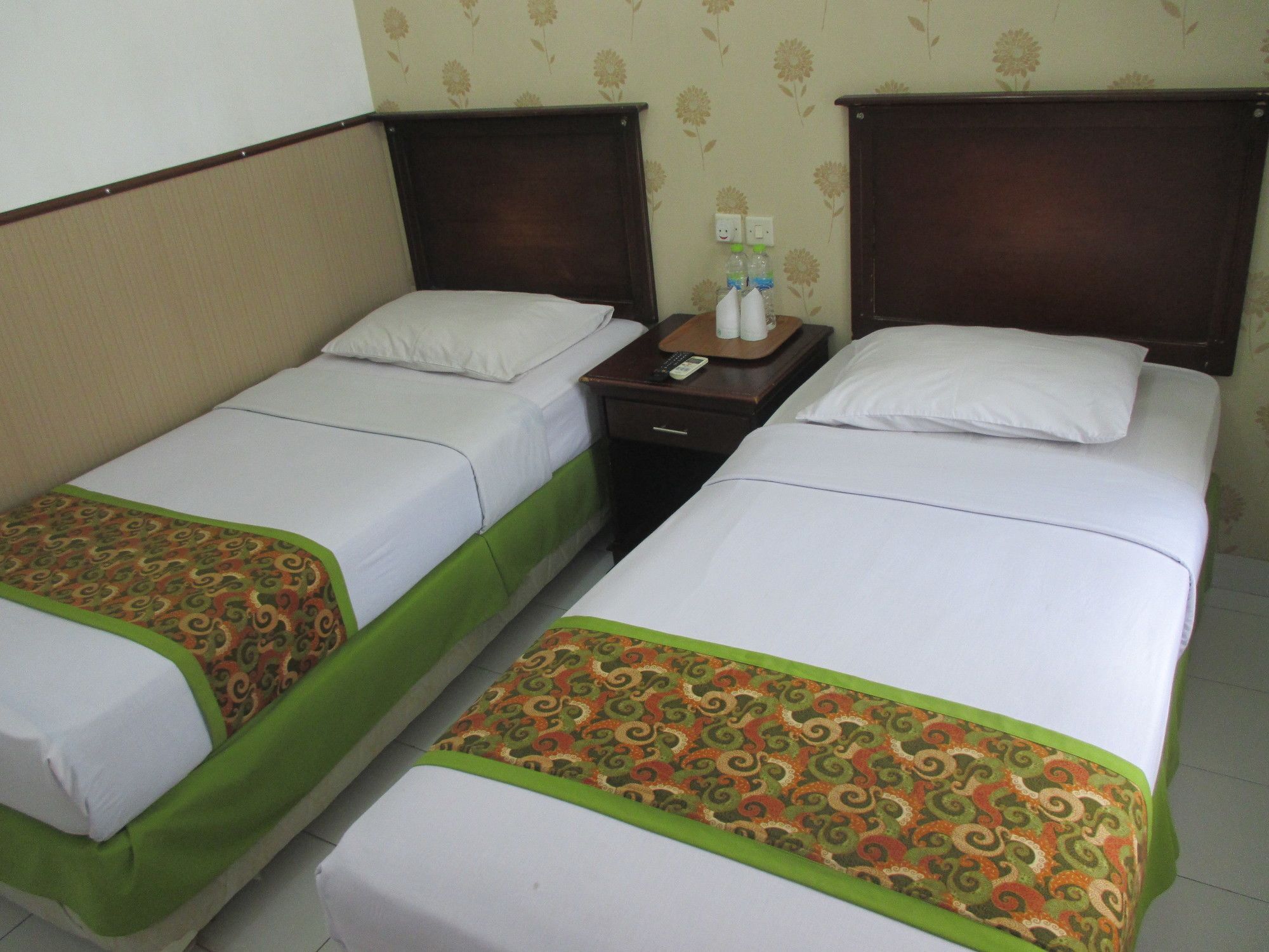 Gloria Amanda Hotel Yogyakarta Kültér fotó